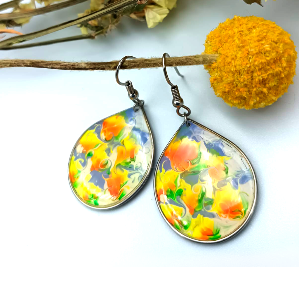 Pendientes pintados a mano