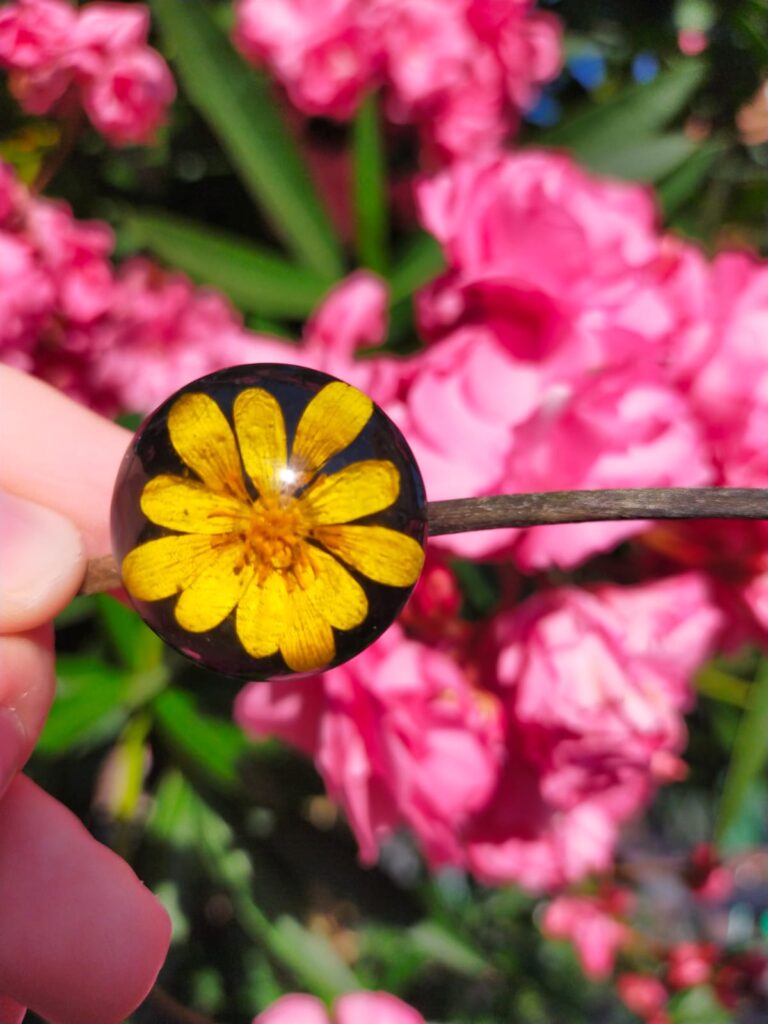 Anillo botón de oro